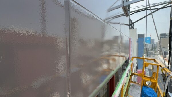 高所もお任せ！ゴンドラ使用の外壁塗装施工例